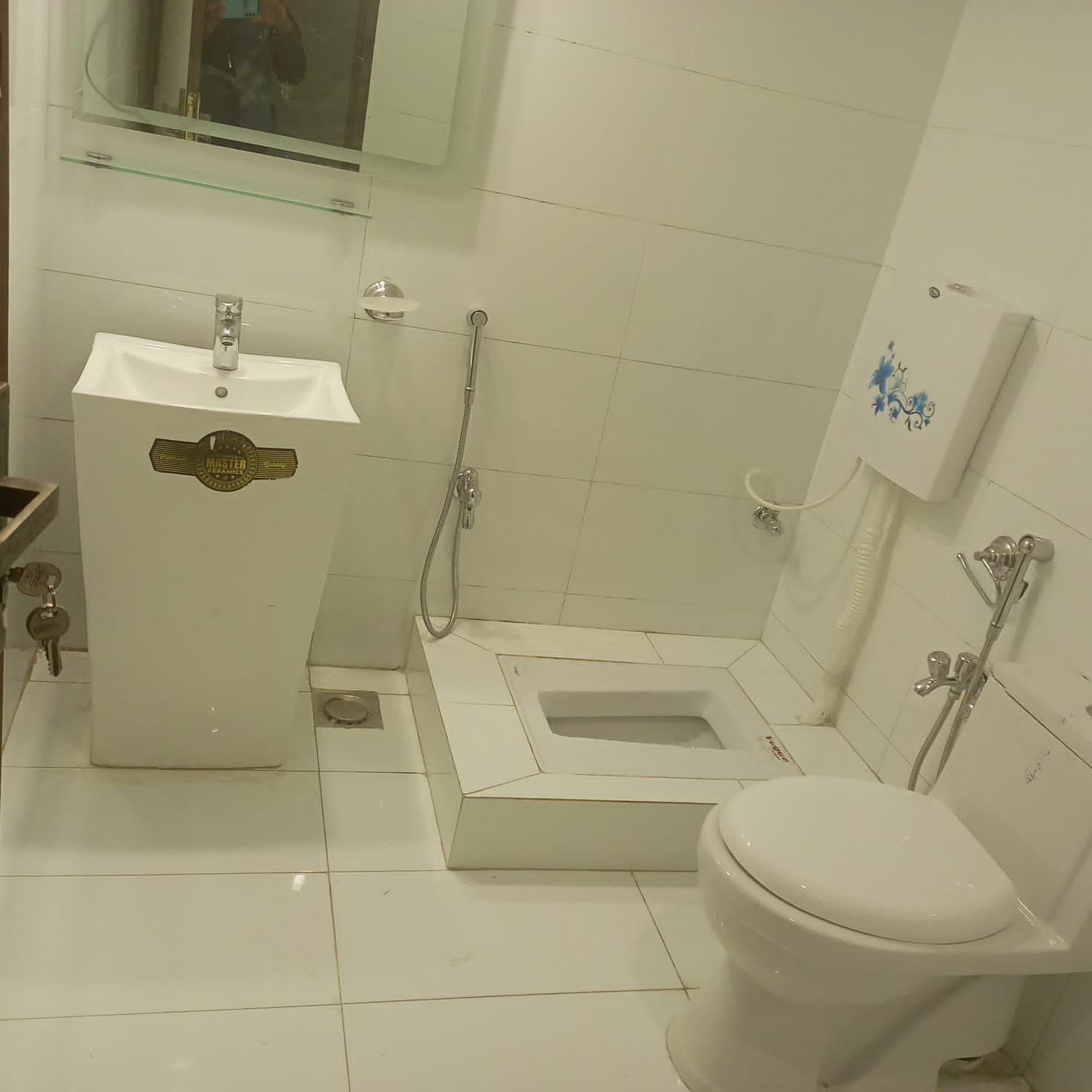 Luxury Washroom King's Inn Hotel Naran